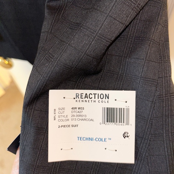 NWT Men's 40R Charcoal Plaid Kenneth Cole Suit - Picture 3 of 5